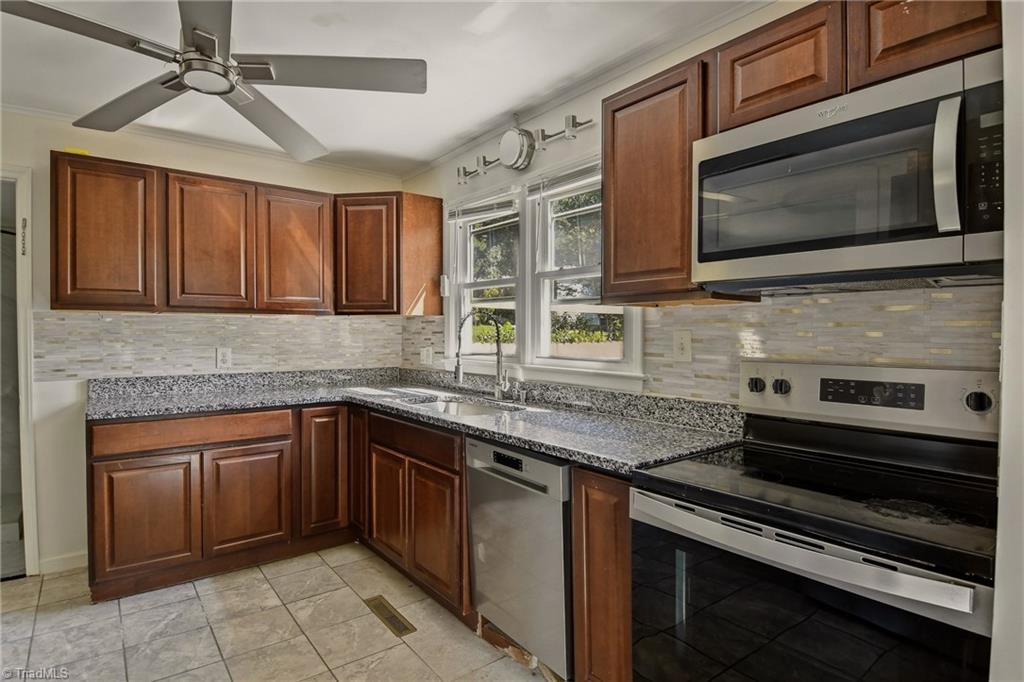 1602 Crystal Lane Property Photo 10