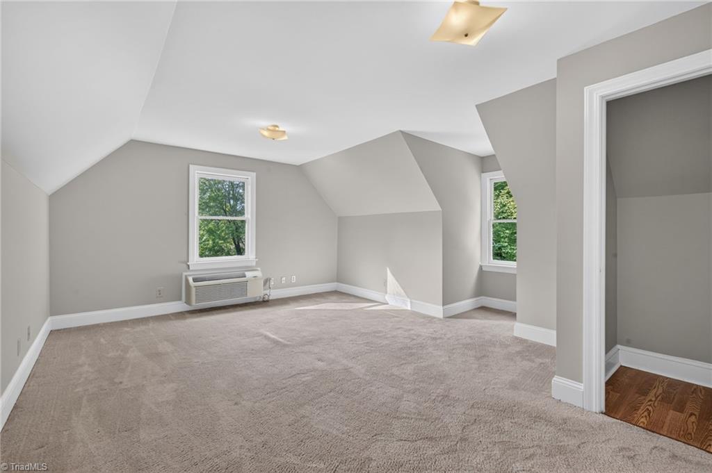 3907 Buncombe Drive Property Photo 12