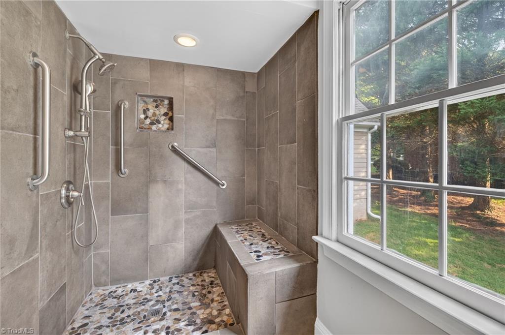 3907 Buncombe Drive Property Photo 30