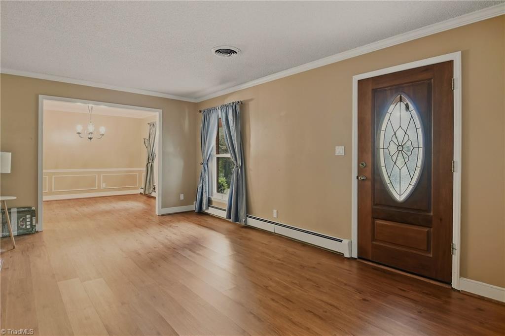 5806 Carriage Lane Property Photo 4
