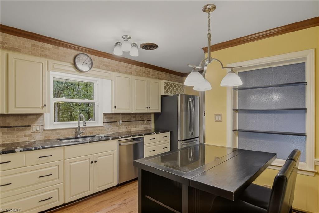 5806 Carriage Lane Property Photo 7
