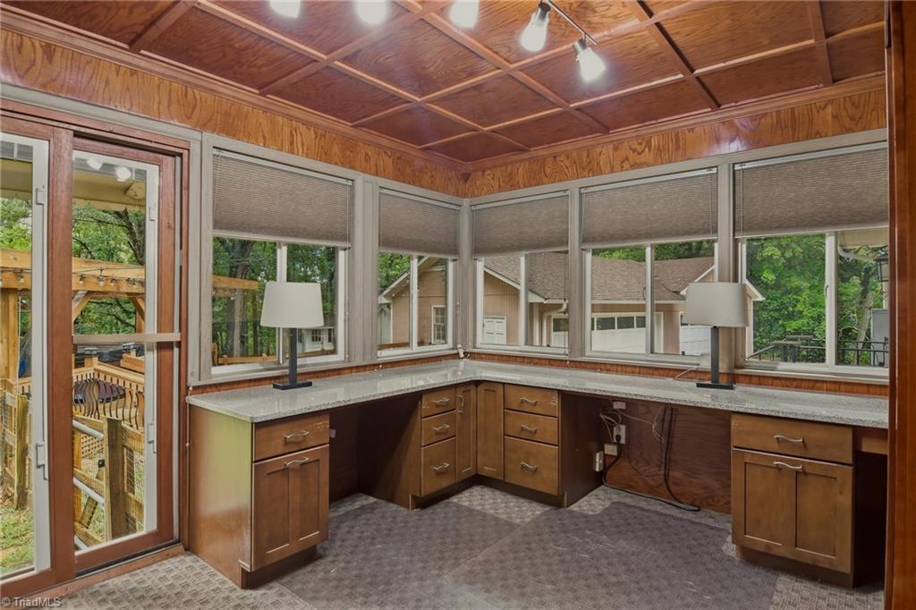 5806 Carriage Lane Property Photo 15