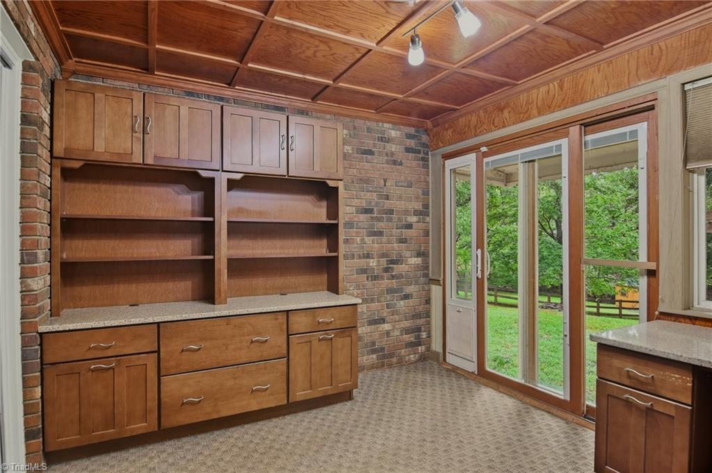 5806 Carriage Lane Property Photo 16