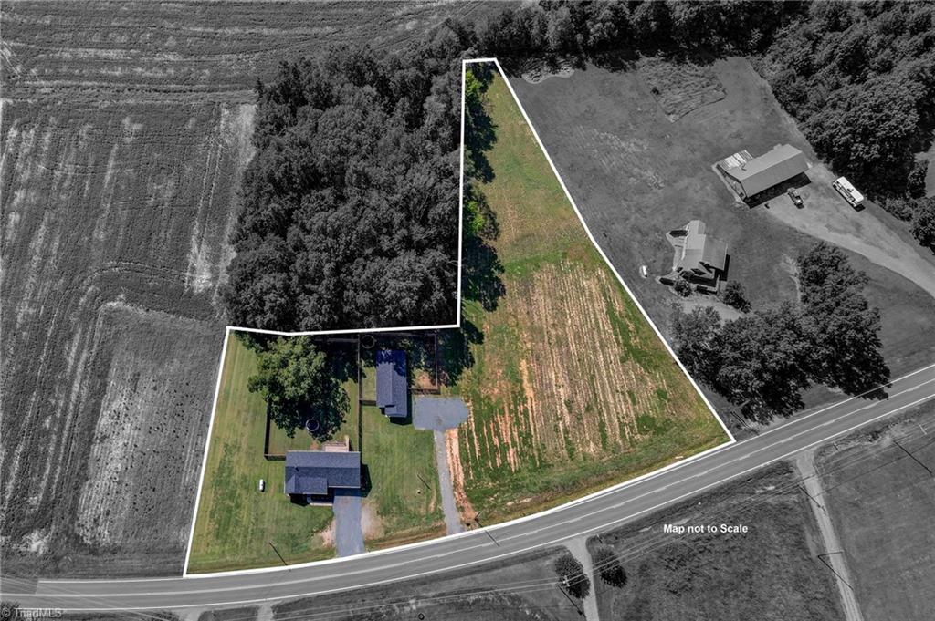 2084 & 2086 Nc Highway 87 Property Photo 4