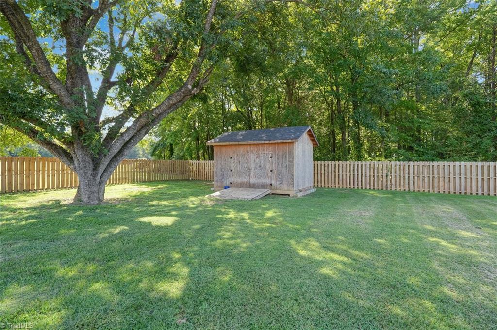 2084 & 2086 Nc Highway 87 Property Photo 6