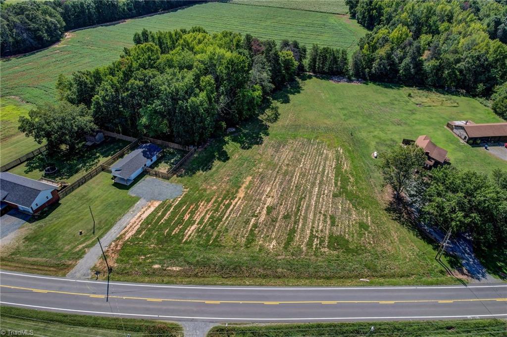 2084 & 2086 Nc Highway 87 Property Photo 32