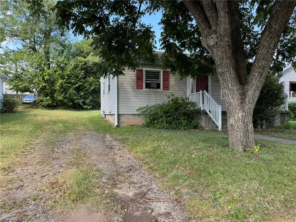 902 Watson Street Property Photo 3