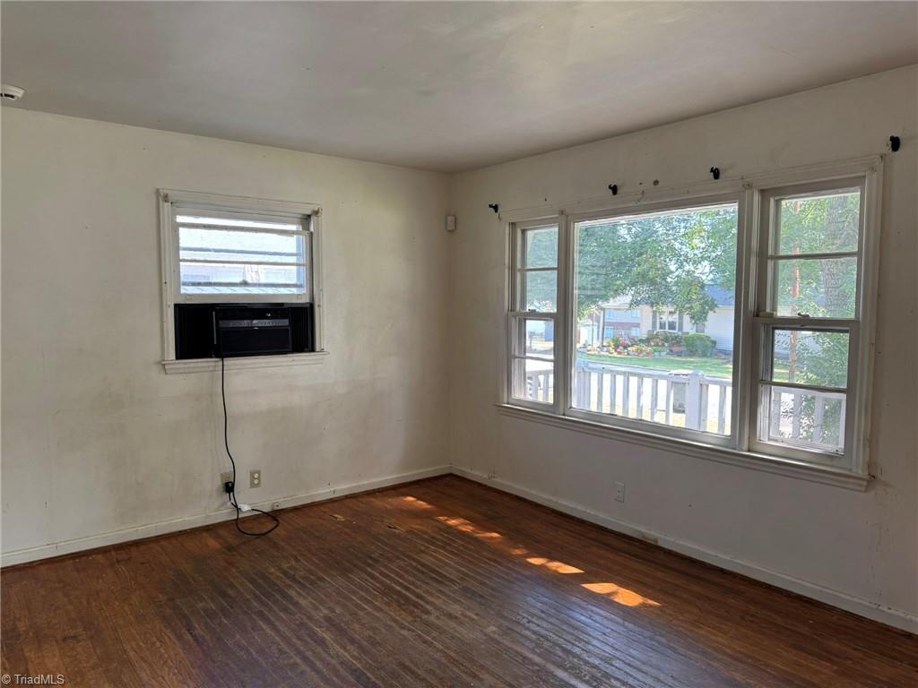 902 Watson Street Property Photo 6