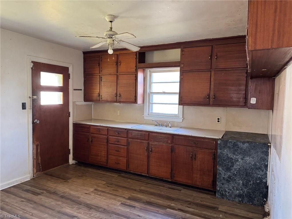 902 Watson Street Property Photo 7