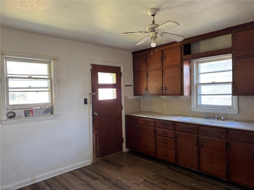 902 Watson Street Property Photo 8
