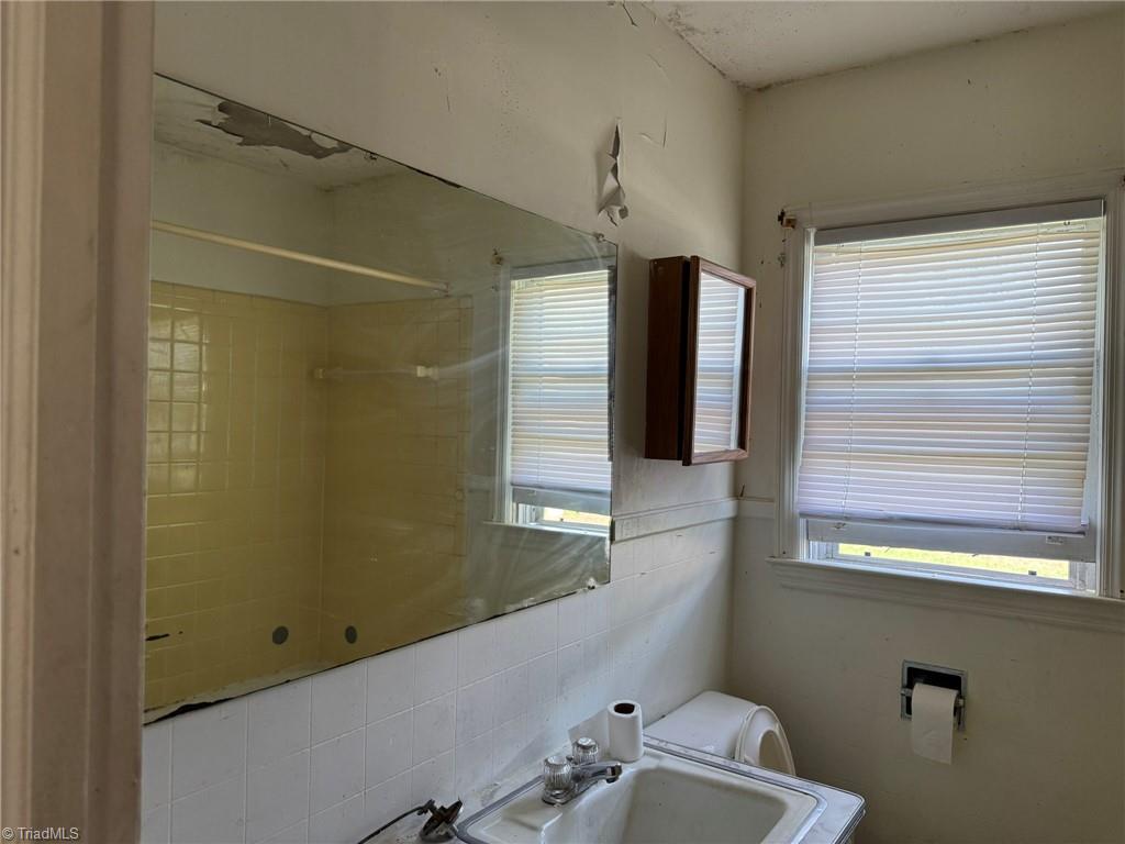 902 Watson Street Property Photo 13