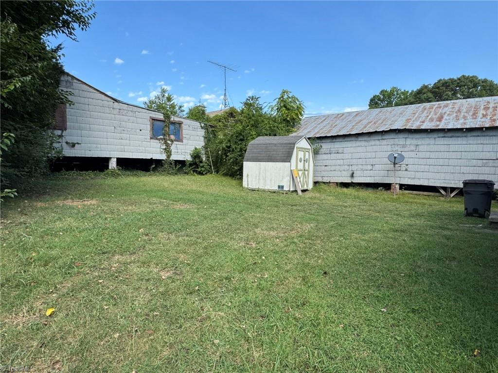 902 Watson Street Property Photo 23