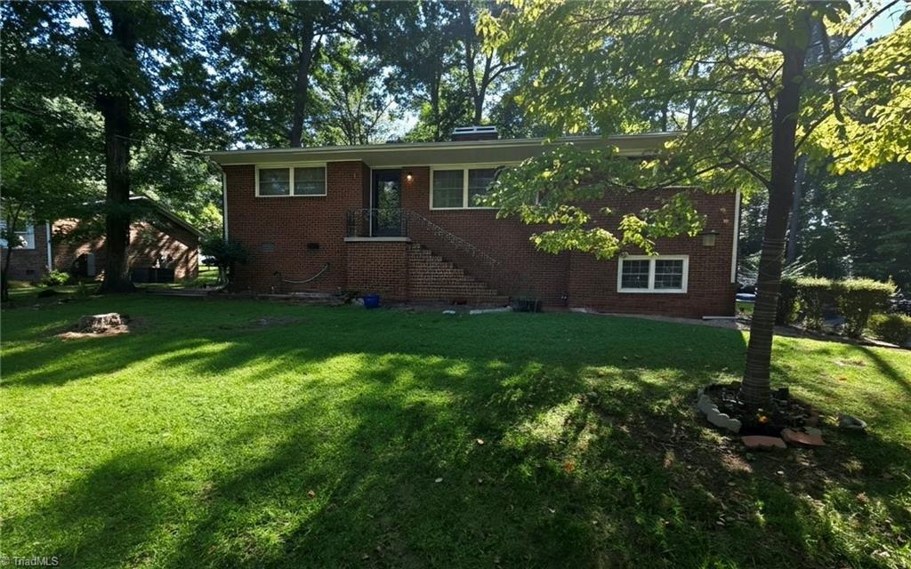 104 Oak Lane Property Photo 2