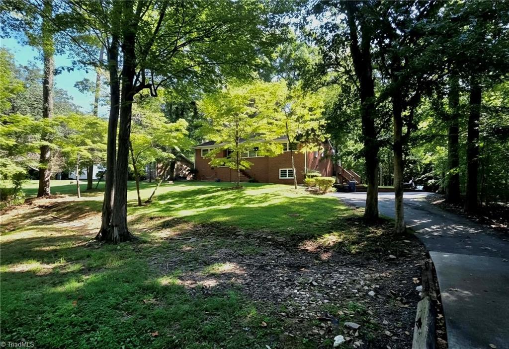 104 Oak Lane Property Photo 4