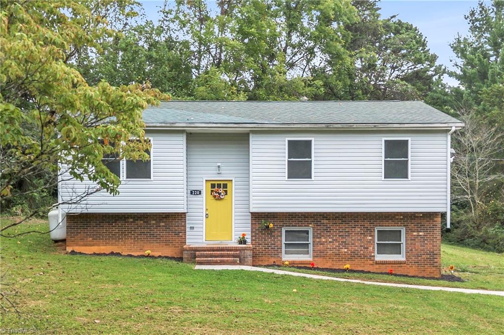 220 Glen Terrace Property Photo 1