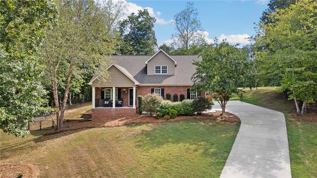 822 Montgomery Court Property Photo 1