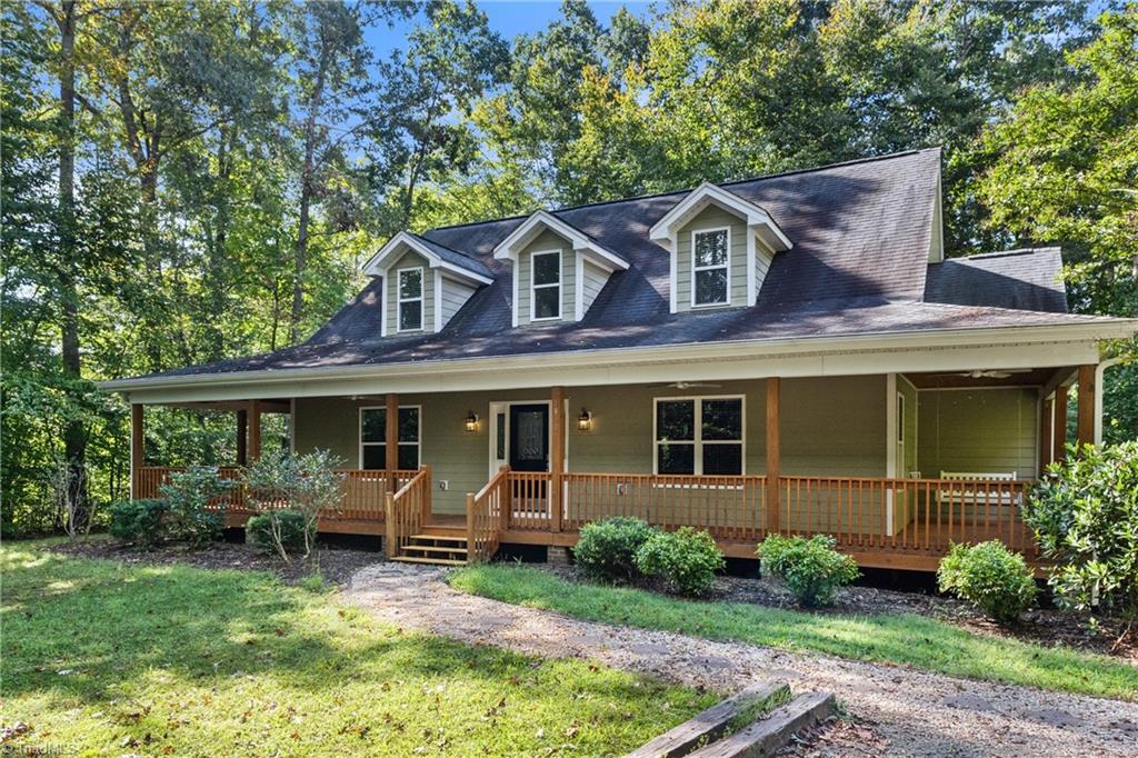 1058 Autumn Drive Property Photo 1
