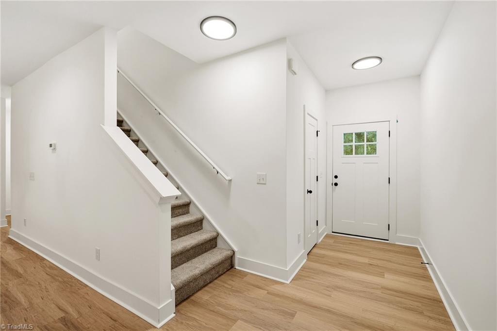 4450 Fernbrook Drive Property Photo 17