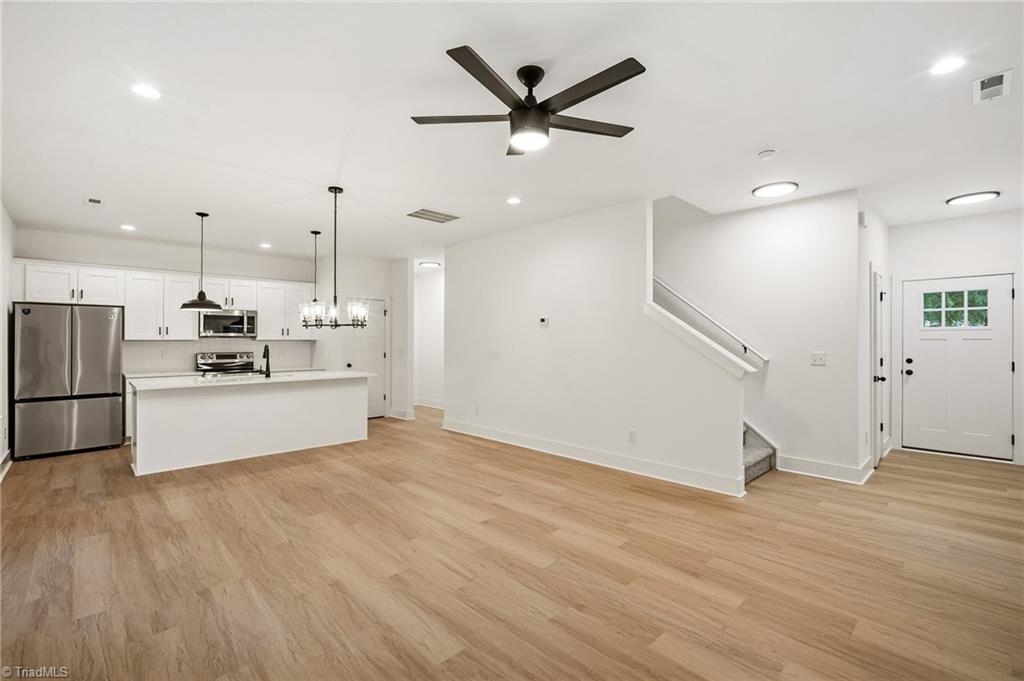 4450 Fernbrook Drive Property Photo 18