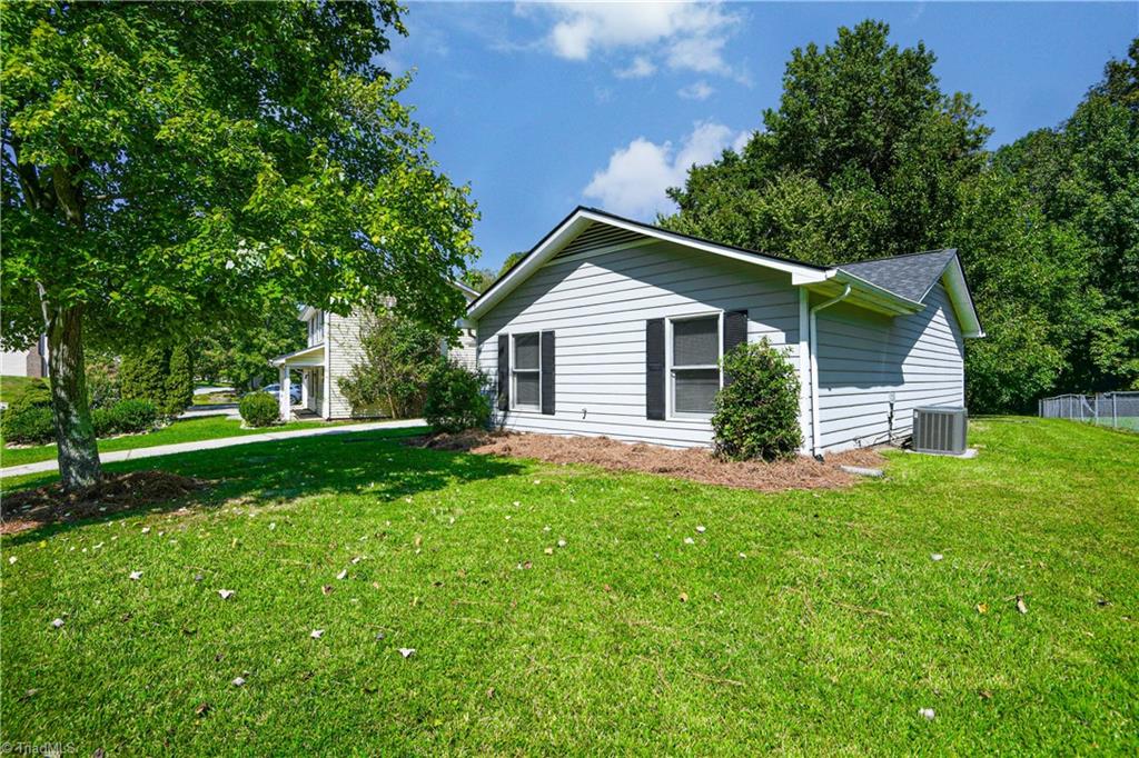 3307 Twin Brooks Drive Property Photo 3