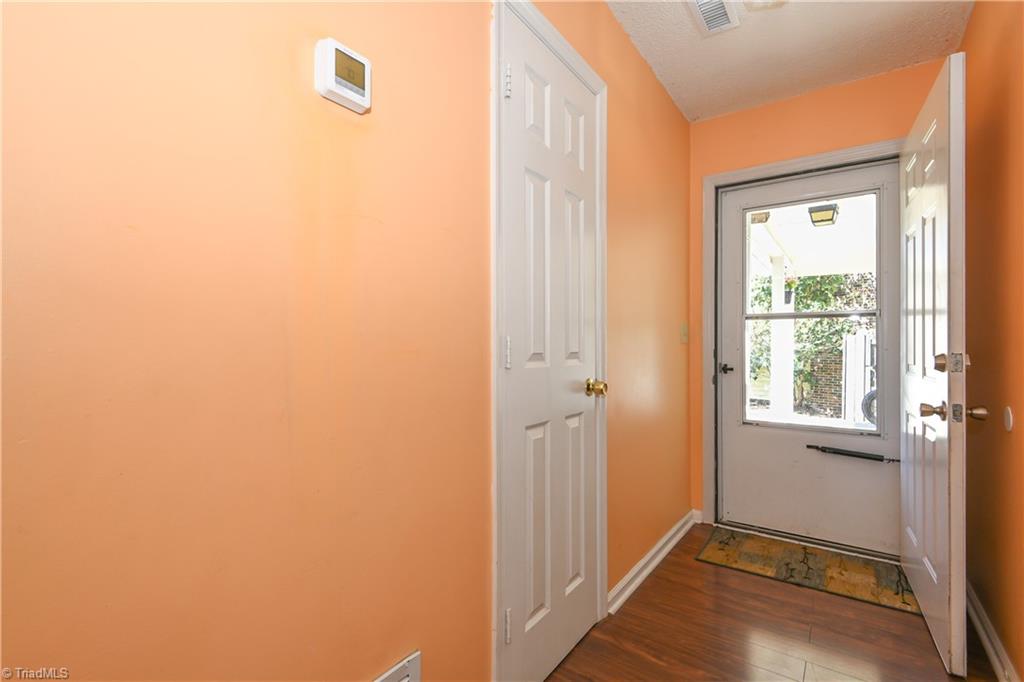 3307 Twin Brooks Drive Property Photo 5