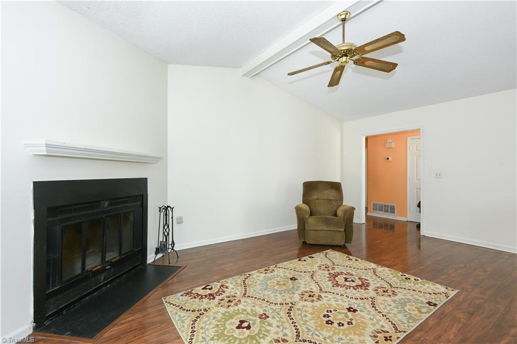 3307 Twin Brooks Drive Property Photo 8