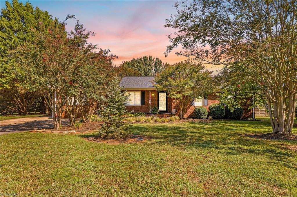 230 E Old Farm Road Property Photo 2
