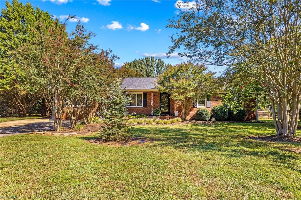 230 E Old Farm Road Property Photo 3