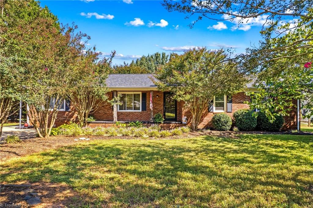 230 E Old Farm Road Property Photo 4