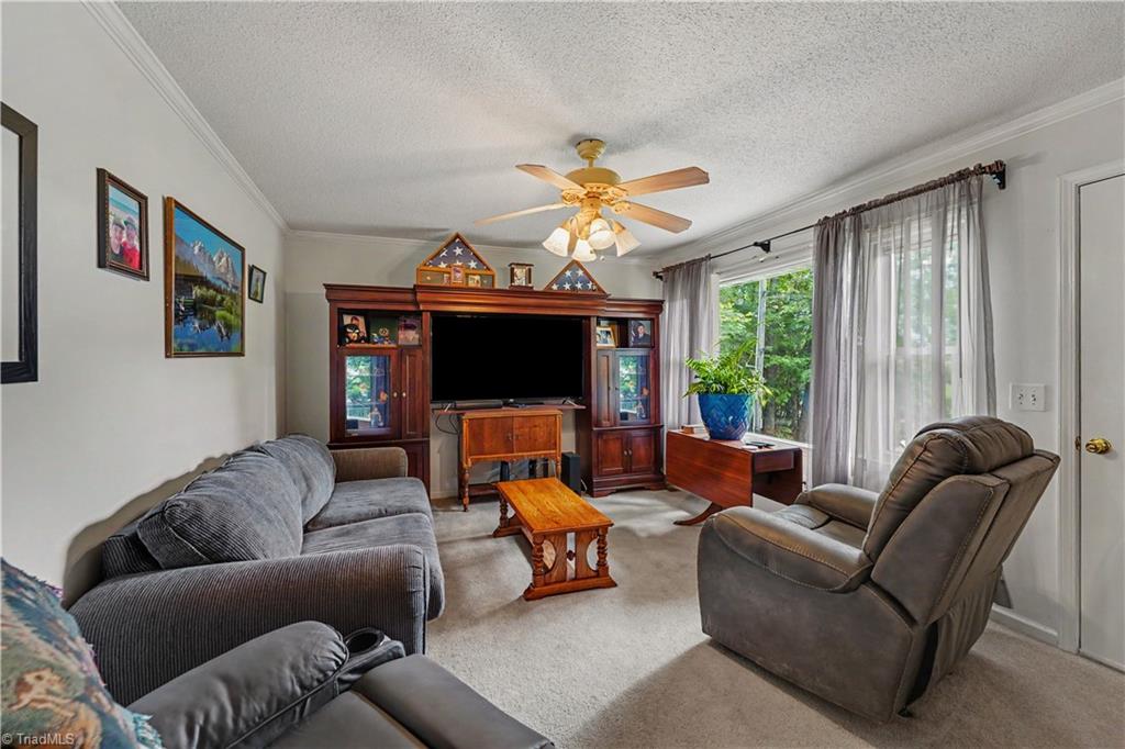 417 Circle Drive Property Photo 5