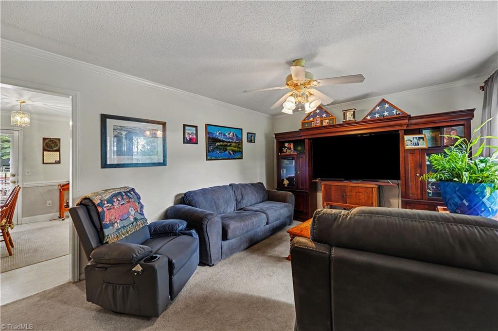 417 Circle Drive Property Photo 6