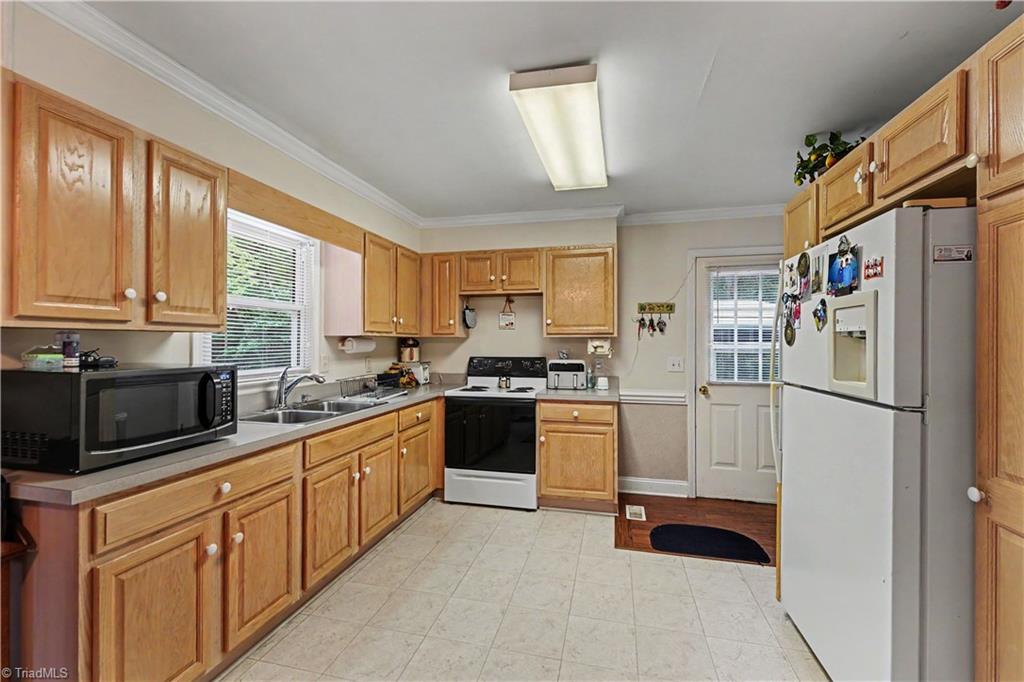 417 Circle Drive Property Photo 12