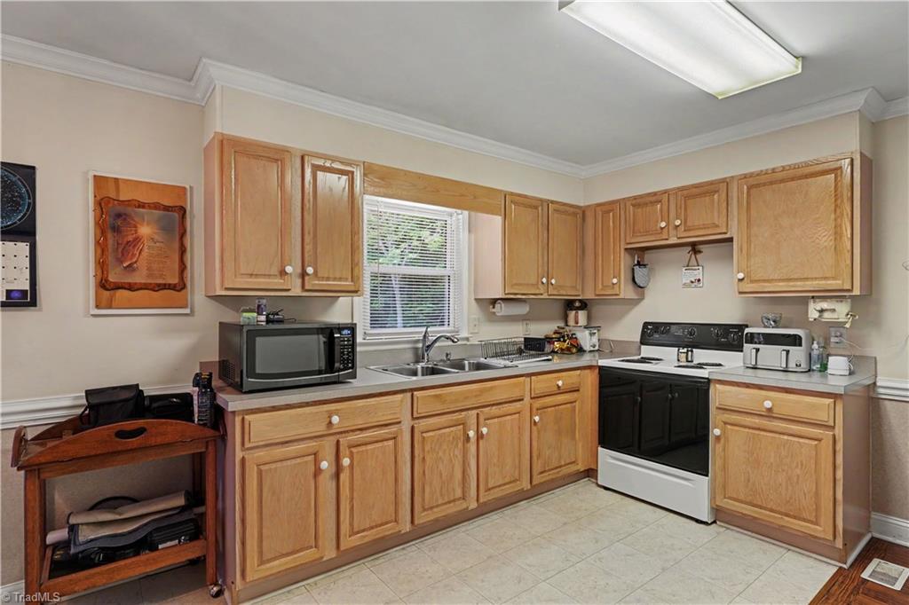 417 Circle Drive Property Photo 13