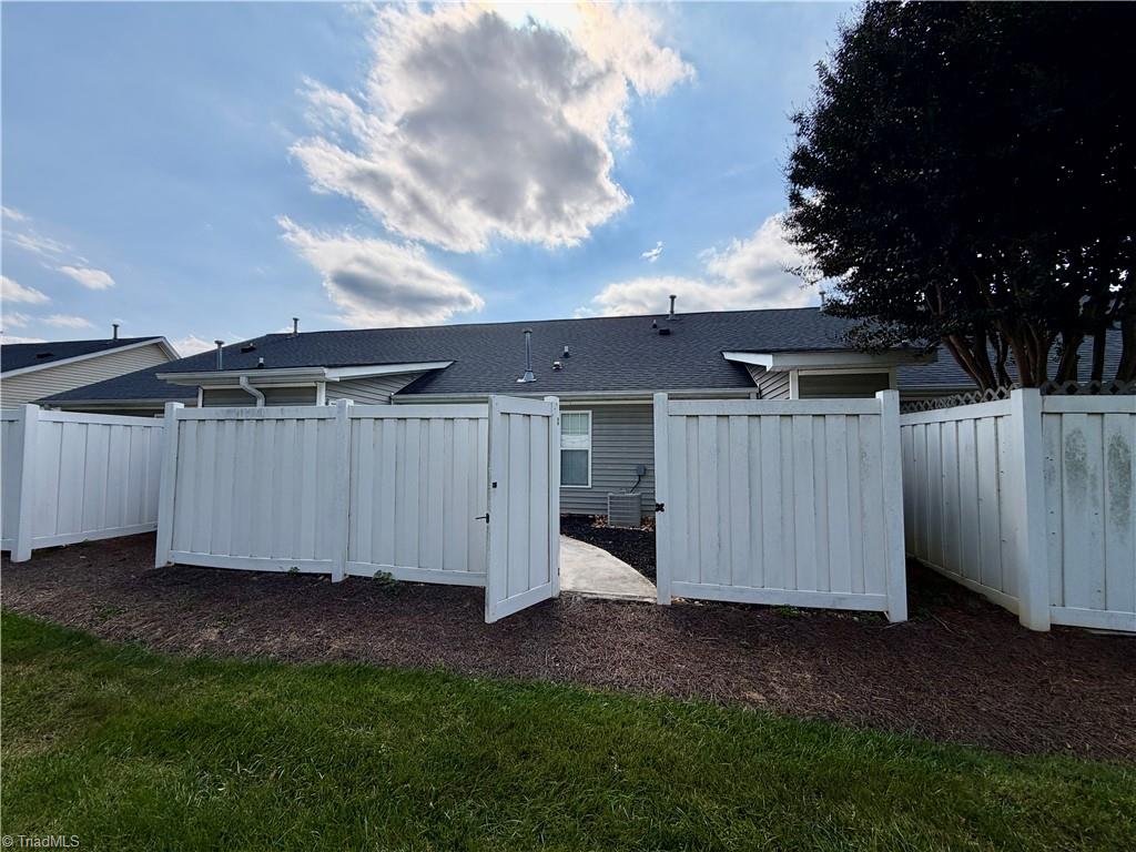 2418 Wynbrook Square Court Property Photo 27