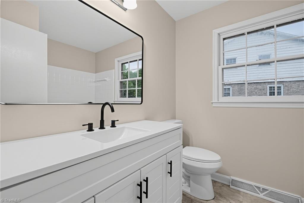 3709 Whitfield Road Property Photo 8