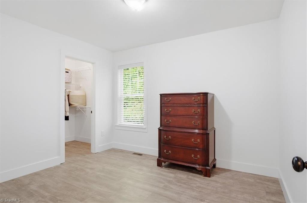 290 Twin Creeks Drive Property Photo 28
