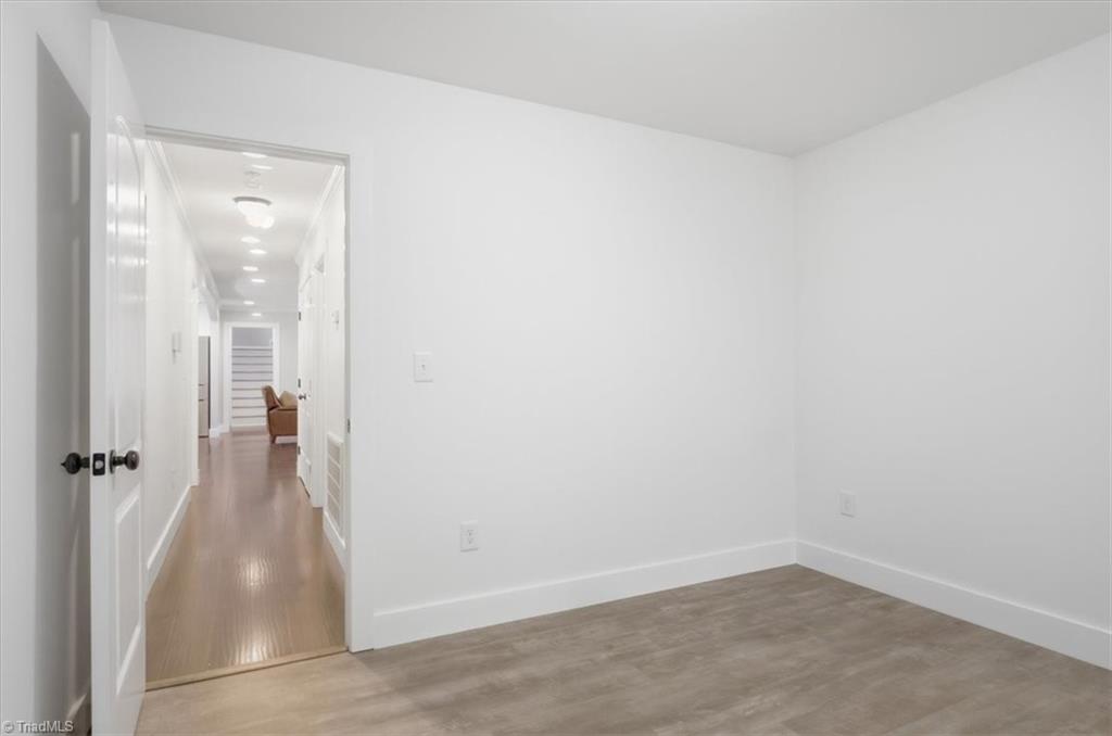 290 Twin Creeks Drive Property Photo 29