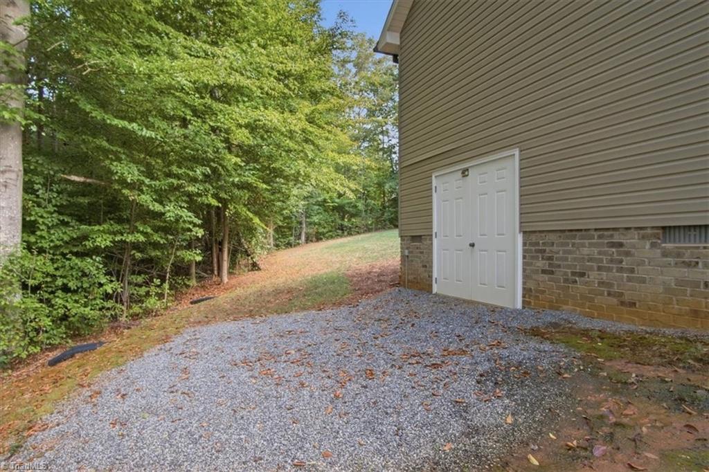 290 Twin Creeks Drive Property Photo 36