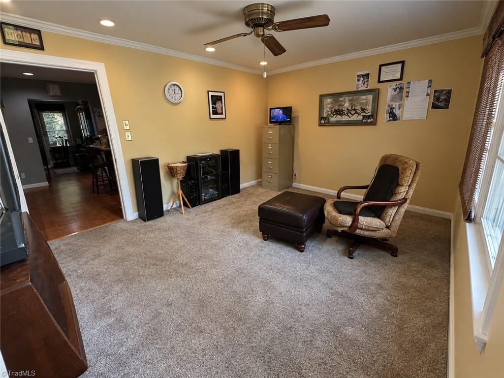 4711 Summit Avenue Property Photo 4