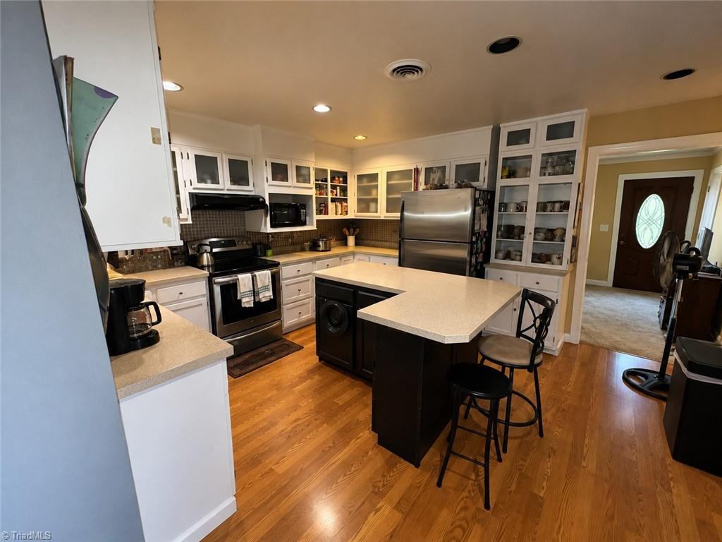 4711 Summit Avenue Property Photo 6