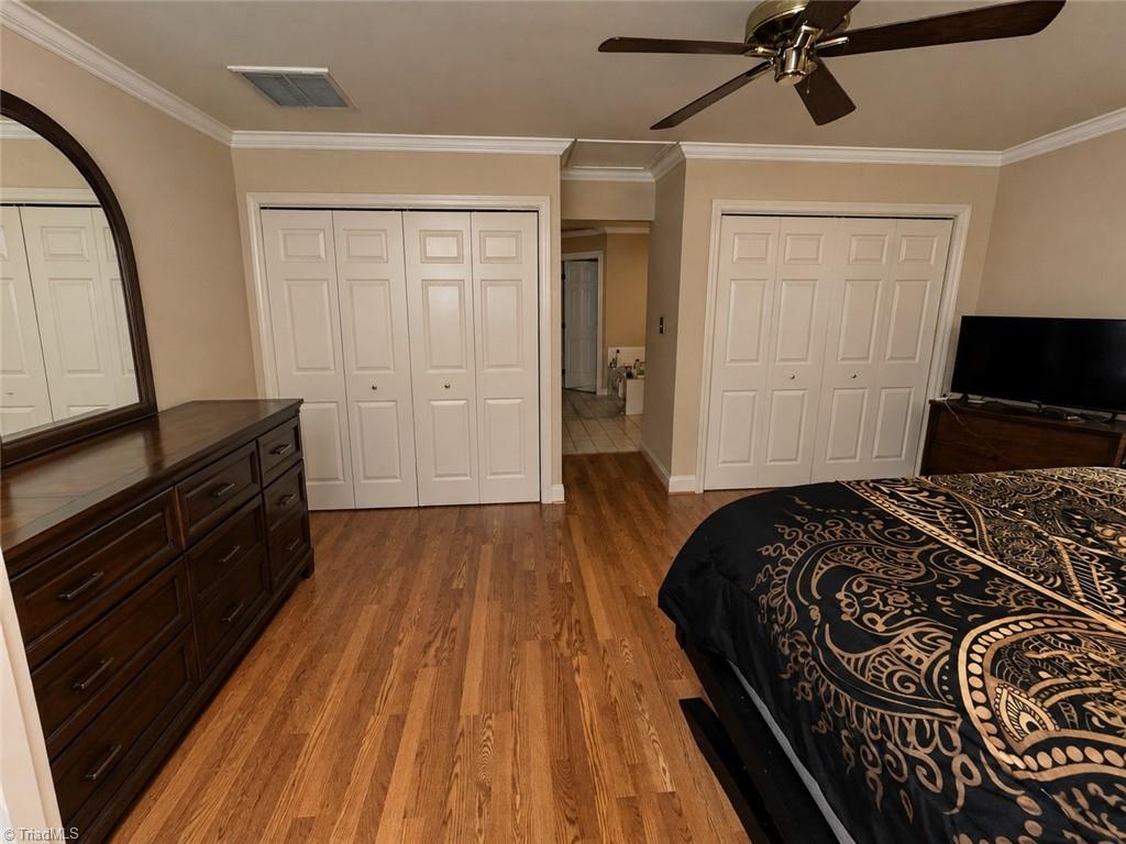 4711 Summit Avenue Property Photo 11