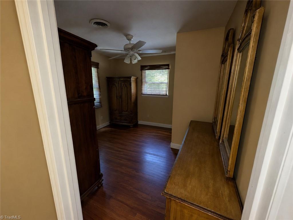 4711 Summit Avenue Property Photo 14
