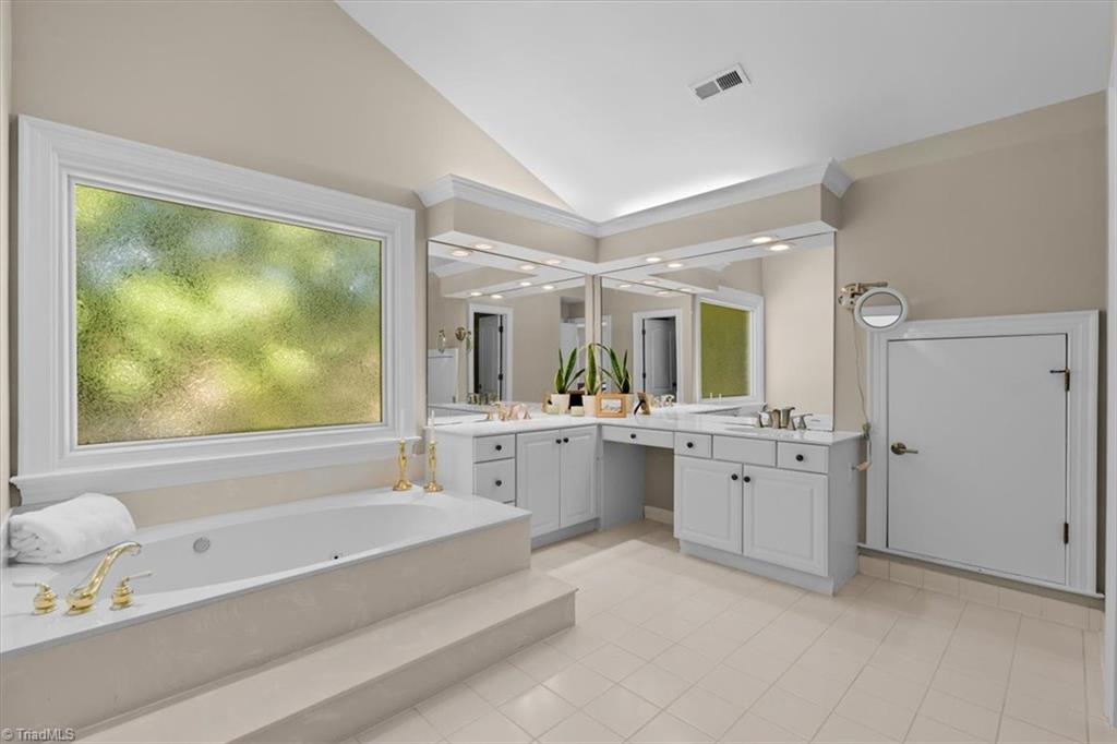 3905 Battenburg Court Property Photo 29