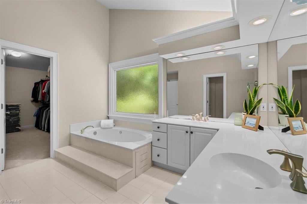 3905 Battenburg Court Property Photo 30