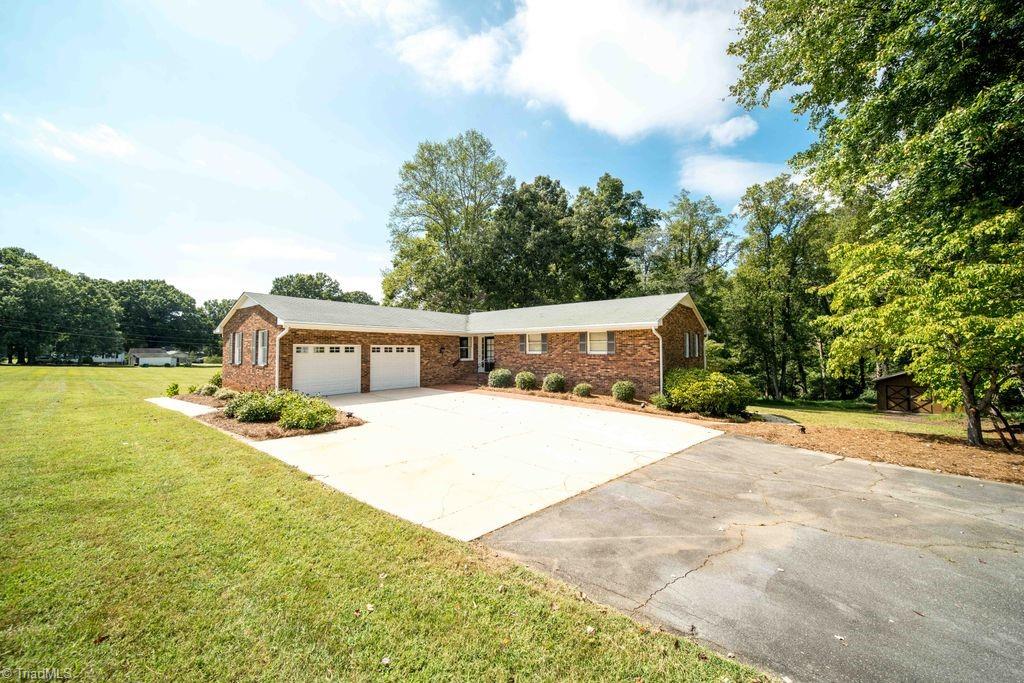 726 Walkertown Guthrie Road Property Photo 1