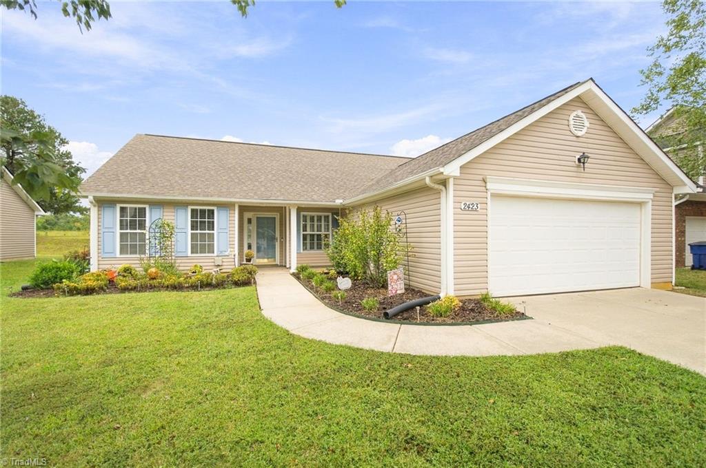 2423 Pepperstone Drive Property Photo 1
