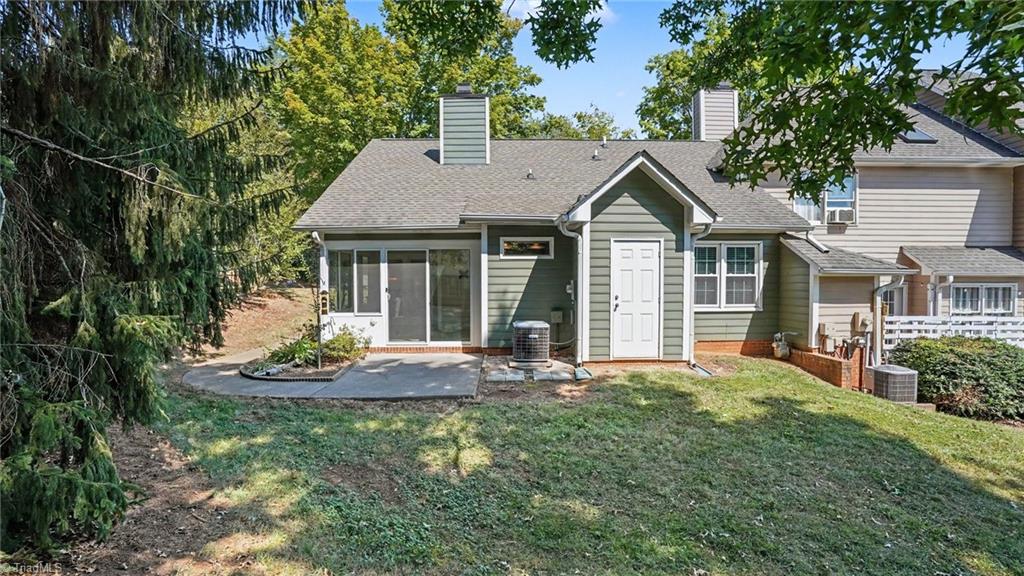 2800 Shadowbrook Lane Property Photo 3