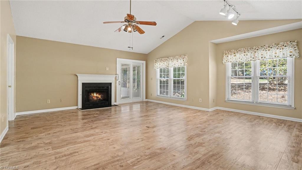 2800 Shadowbrook Lane Property Photo 4