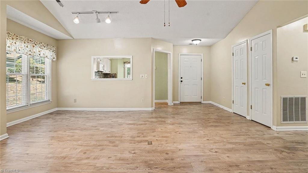 2800 Shadowbrook Lane Property Photo 7