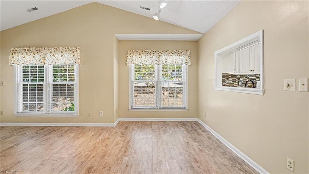 2800 Shadowbrook Lane Property Photo 8